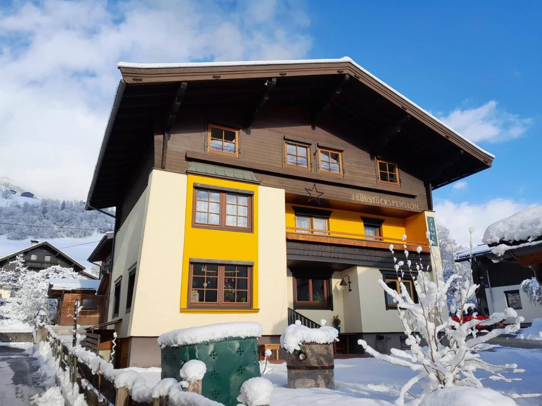 Pension Zu Hause Уттендорф Экстерьер фото